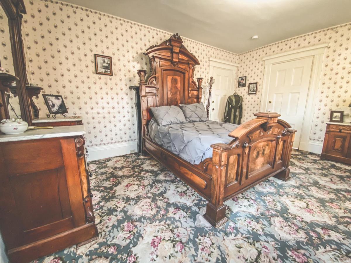 Lizzie Borden House Bed and Breakfast Fall River Eksteriør billede