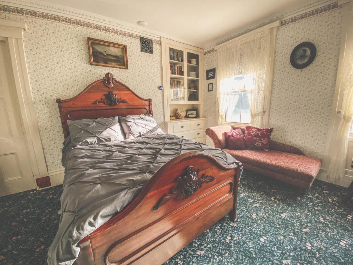 Lizzie Borden House Bed and Breakfast Fall River Eksteriør billede