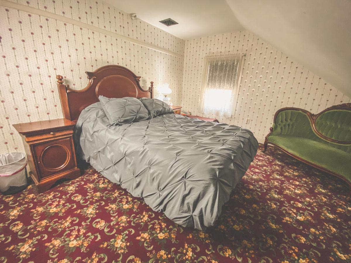 Lizzie Borden House Bed and Breakfast Fall River Eksteriør billede