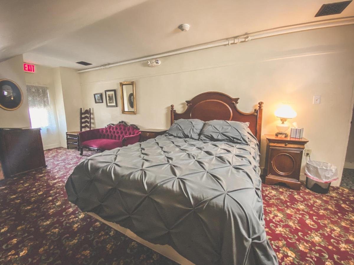 Lizzie Borden House Bed and Breakfast Fall River Eksteriør billede