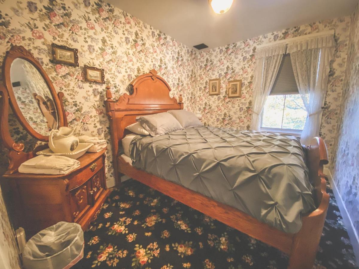Lizzie Borden House Bed and Breakfast Fall River Eksteriør billede