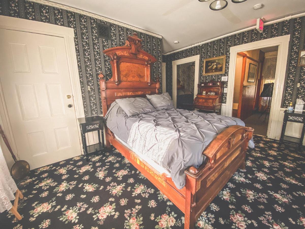 Lizzie Borden House Bed and Breakfast Fall River Eksteriør billede