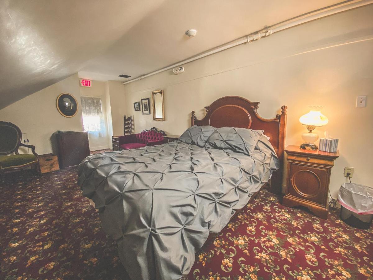 Lizzie Borden House Bed and Breakfast Fall River Eksteriør billede